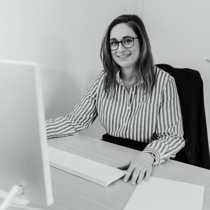 portrait cecile marcyniuck responsable administrative